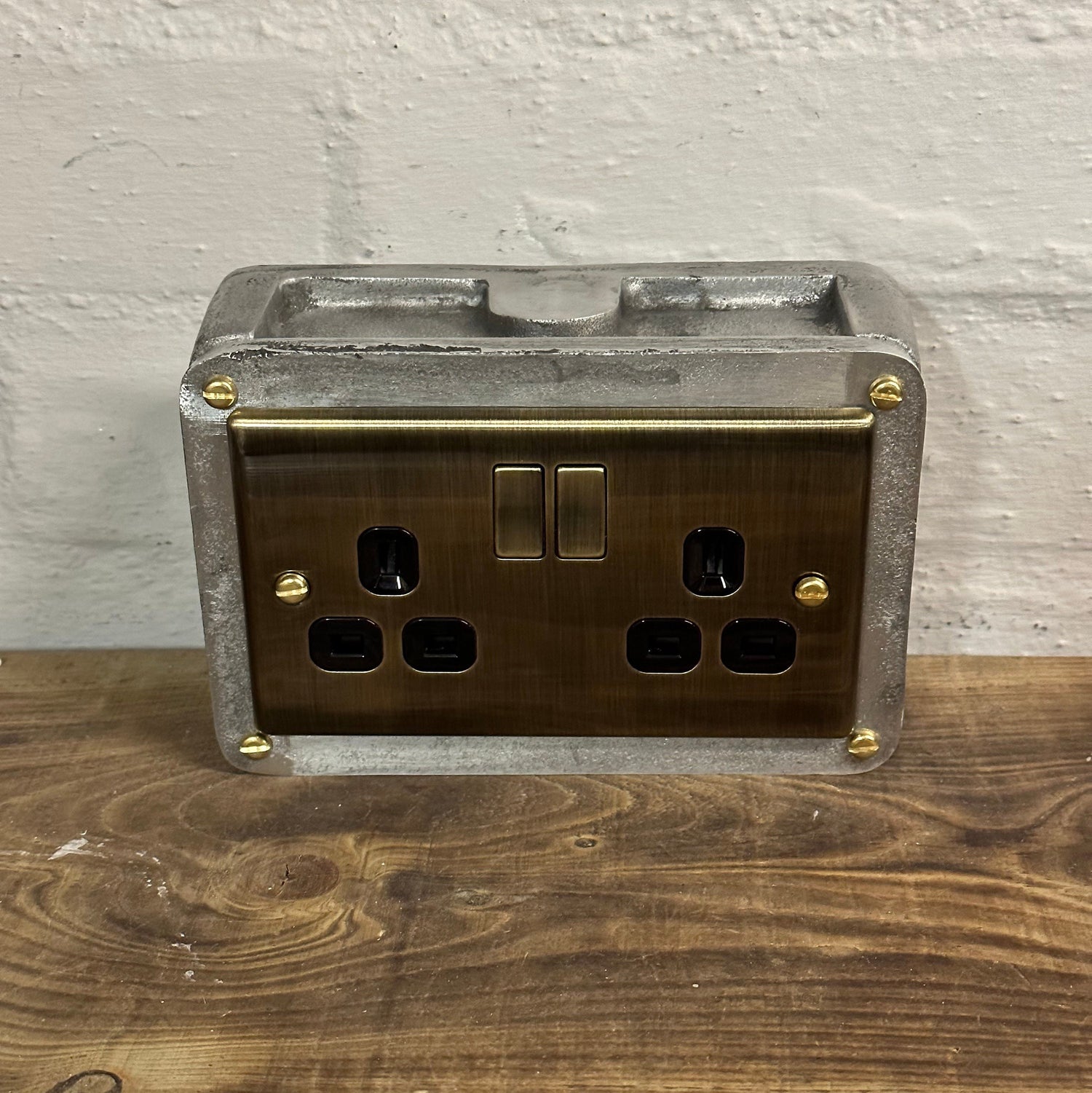 Antique Brass Double Switched 13A Power Socket 230V 13A 2 Gang 2G Solid Cast Metal Conduit Switch Industrial - BS EN Approved