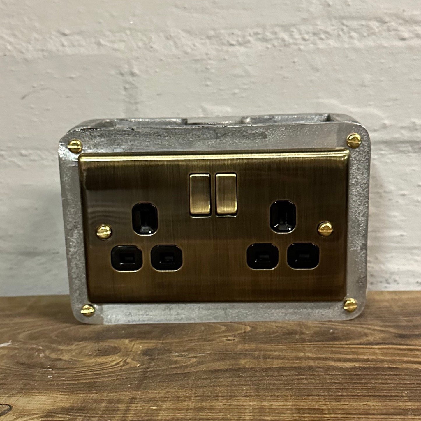 Antique Brass Double Switched 13A Power Socket 230V 13A 2 Gang 2G Solid Cast Metal Conduit Switch Industrial - BS EN Approved