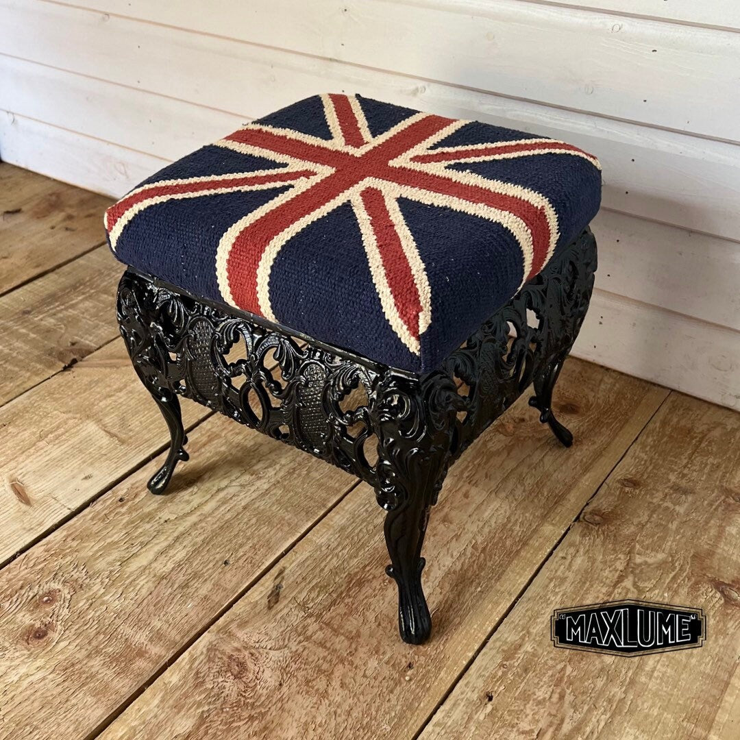 Maxlume ~ Union Jack Flag Bench | Great Britain | Pouf Solid Base | Vintage Style | Floor Standing | Man Cave Foot Stool