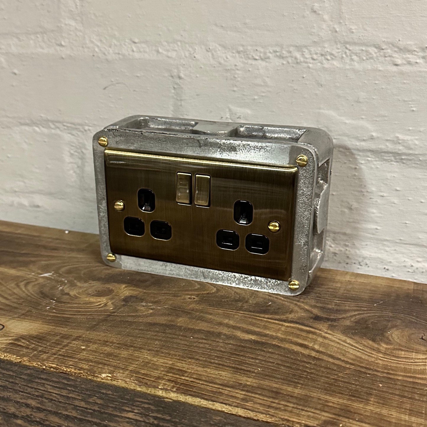 Antique Brass Double Switched 13A Power Socket 230V 13A 2 Gang 2G Solid Cast Metal Conduit Switch Industrial - BS EN Approved
