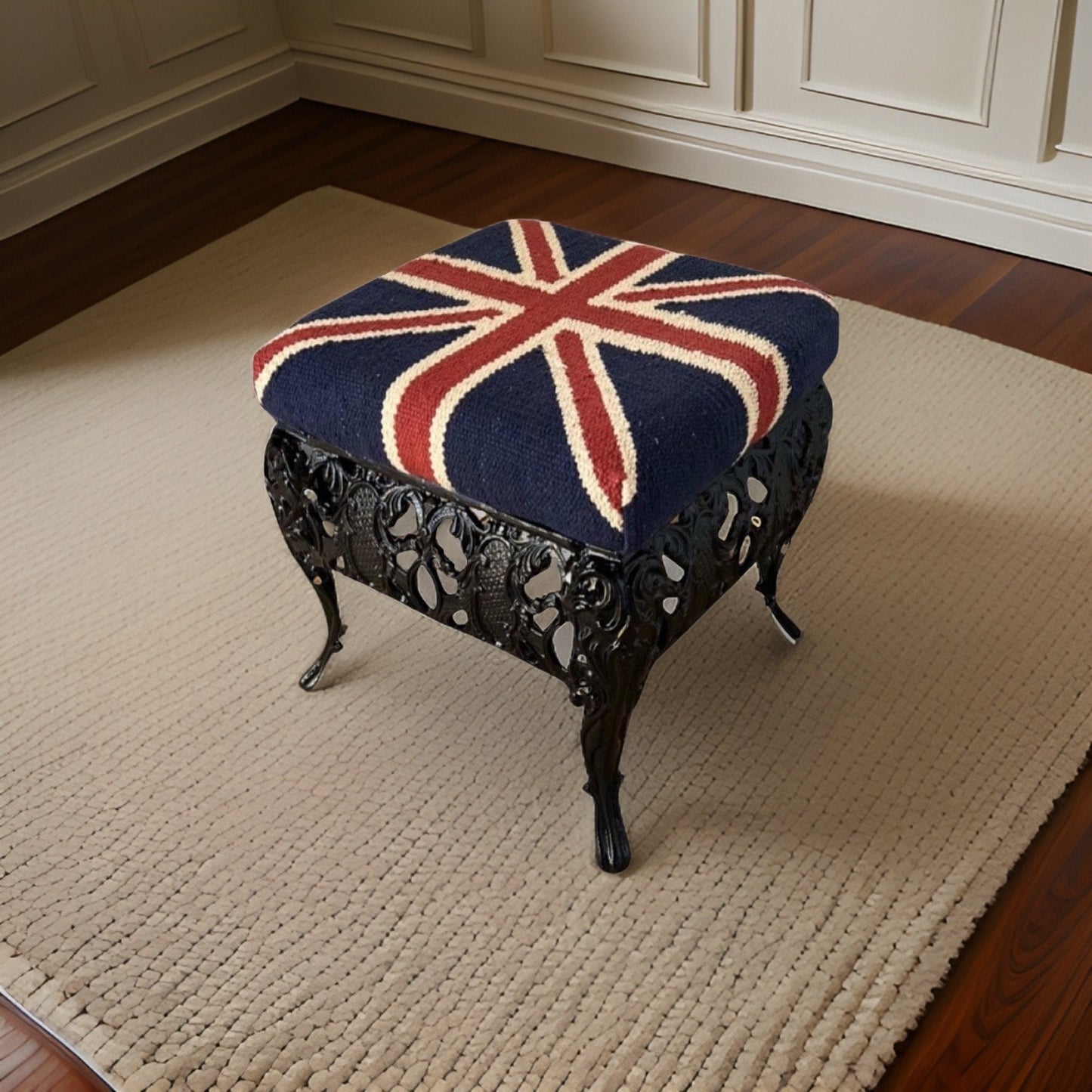 Maxlume ~ Union Jack Flag Bench | Great Britain | Pouf Solid Base | Vintage Style | Floor Standing | Man Cave Foot Stool