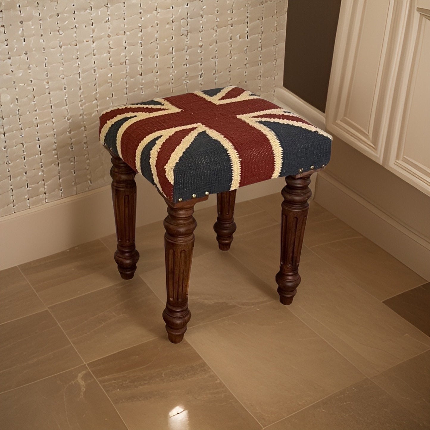 Maxlume ~ Union Jack Flag Bench | Great Britain | Pouf Solid Base | Vintage Style | Floor Standing | Man Cave Foot Stool