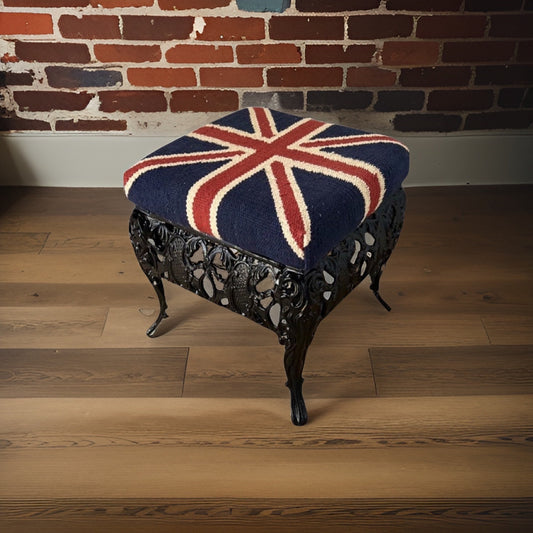 Maxlume ~ Union Jack Flag Bench | Great Britain | Pouf Solid Base | Vintage Style | Floor Standing | Man Cave Foot Stool