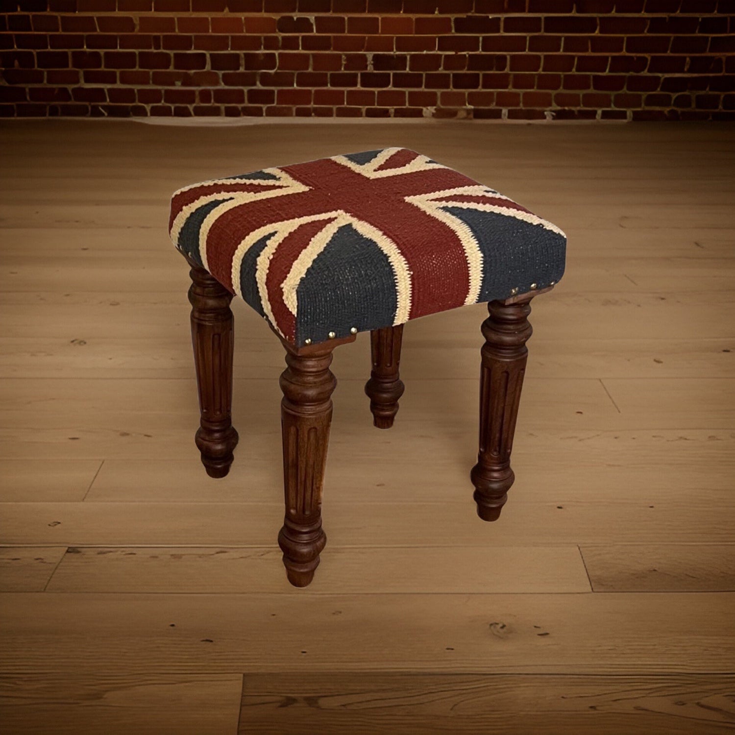 Maxlume ~ Union Jack Flag Bench | Great Britain | Pouf Solid Base | Vintage Style | Floor Standing | Man Cave Foot Stool