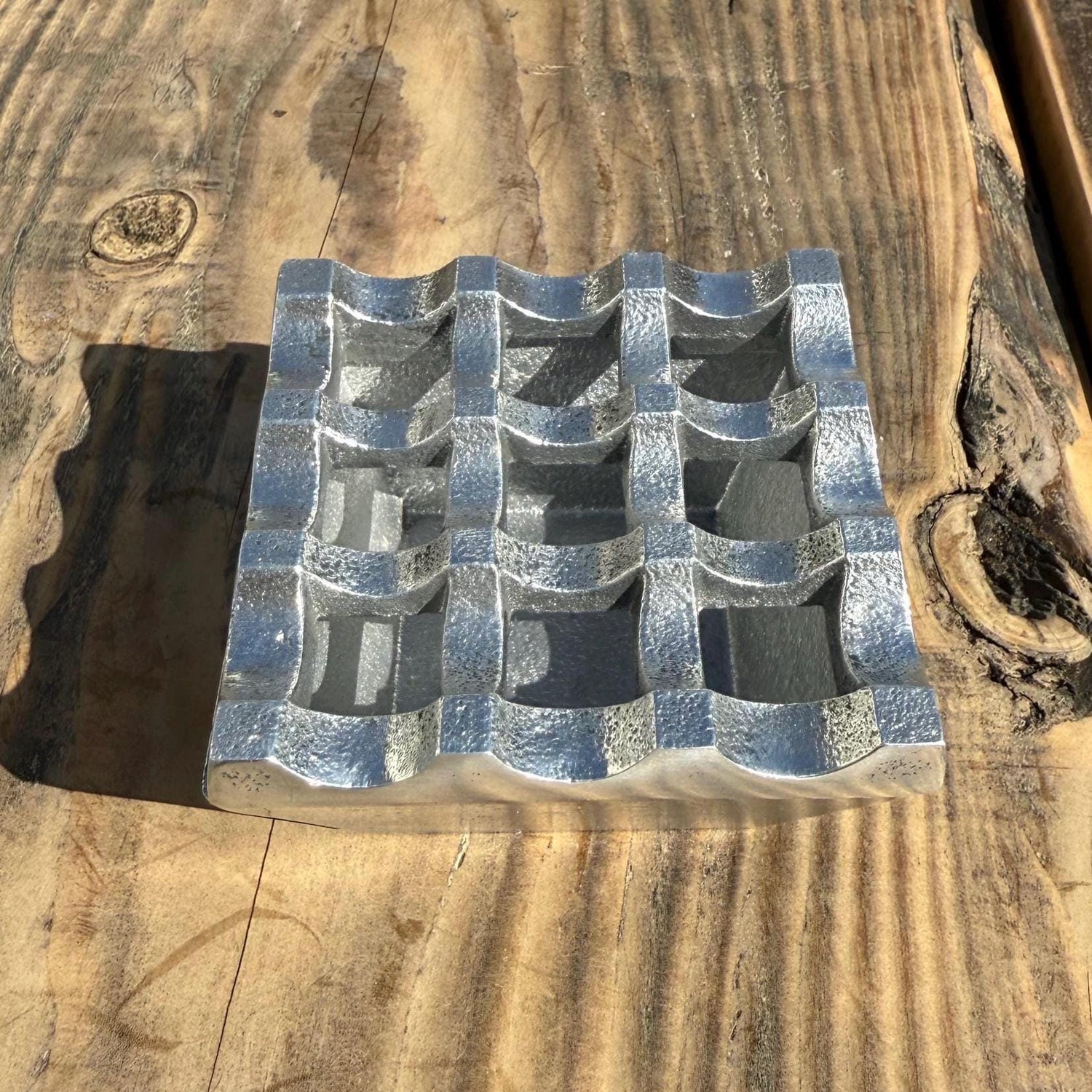 Small Silver Handcrafted Cast Aluminium Ashtray - Vintage Style Cigar Holder Ashtray - Heavy Cigarette Ashtray